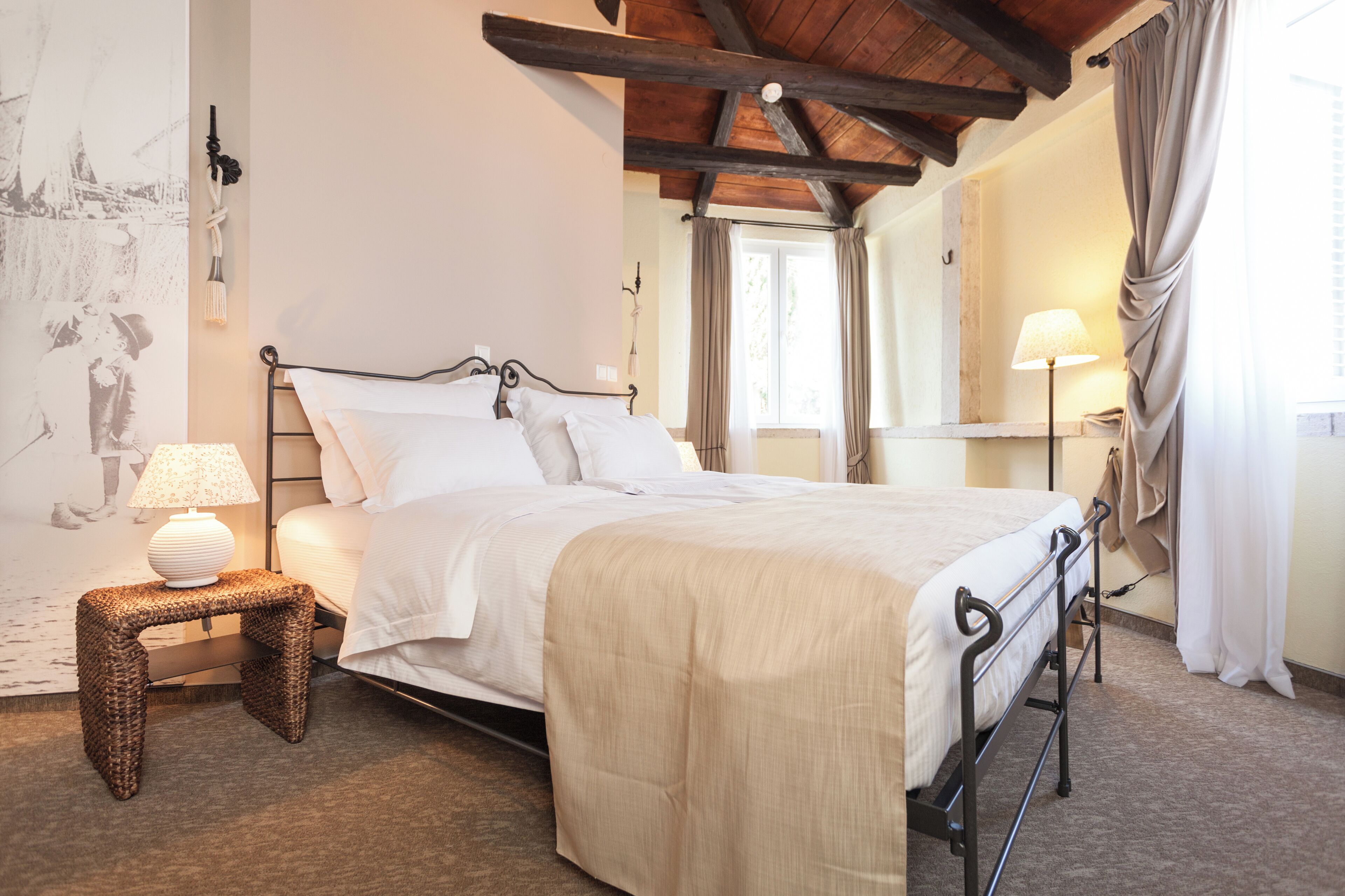 superior double room, sea view | 1 bedroom, premium bedding, minibar, in-room safe