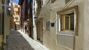 Uklassifisert bilde, 3 av 14, knapp