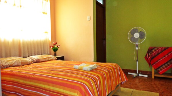 Doppelzimmer | Schreibtisch, Bügeleisen/Bügelbrett, kostenloses WLAN, Bettwäsche