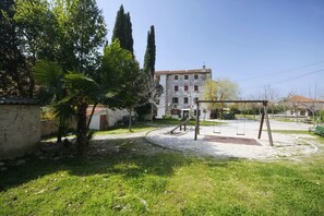 Außen-Kinderspielplatz