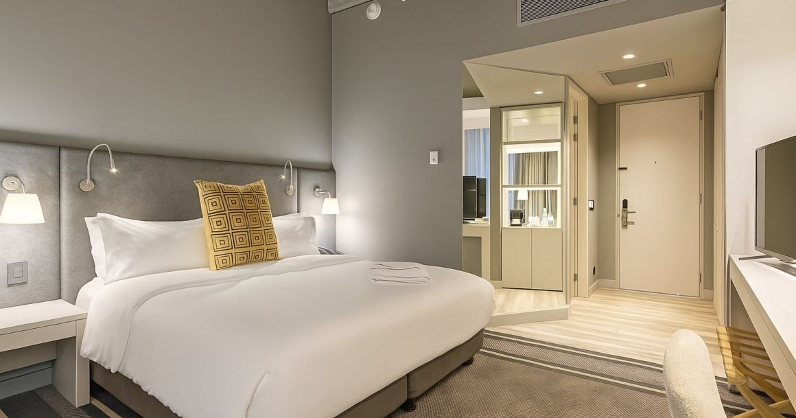 Ropa de cama de alta calidad y minibar 