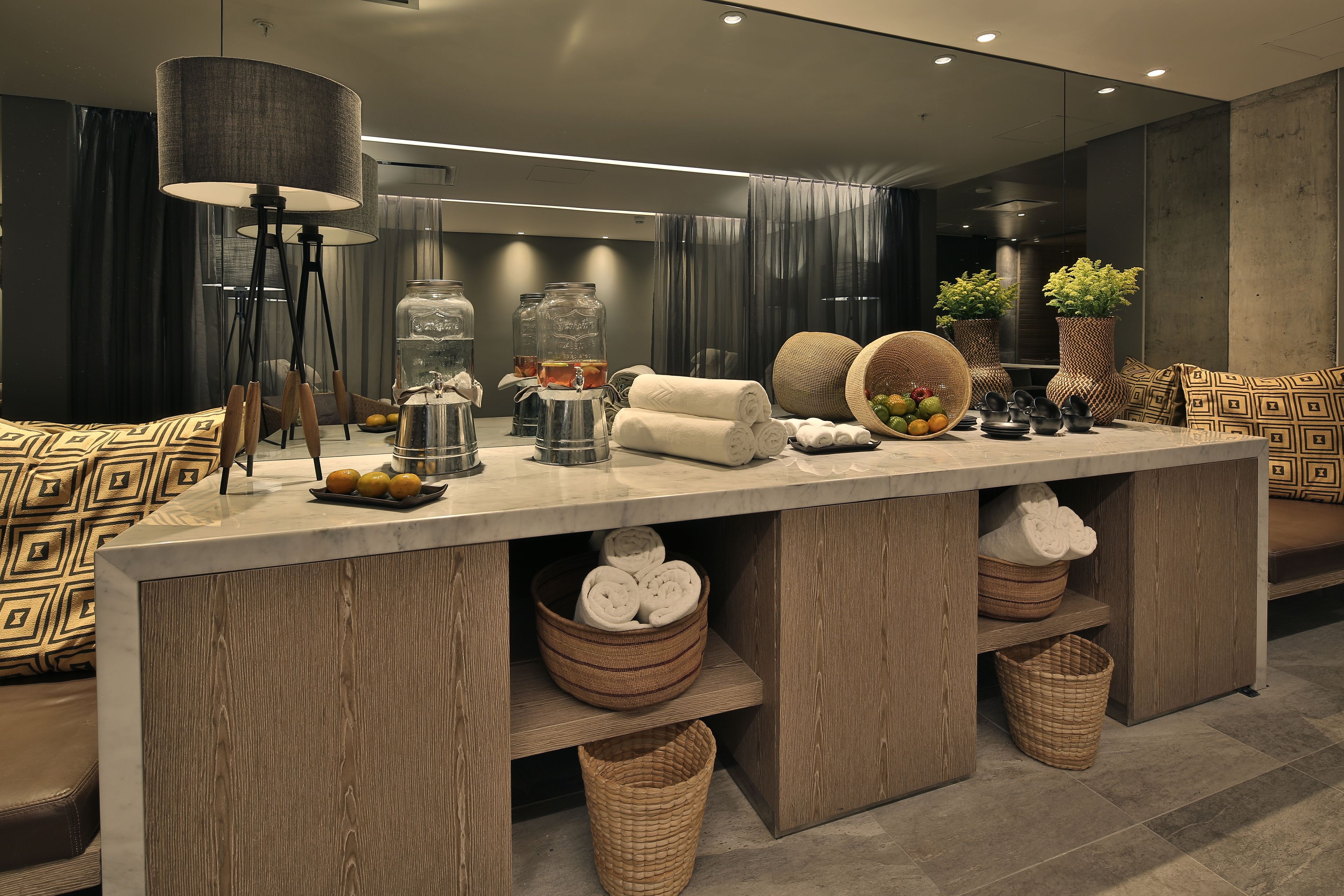 couples treatment room(s), sauna, hot tub, steam room, body treatments