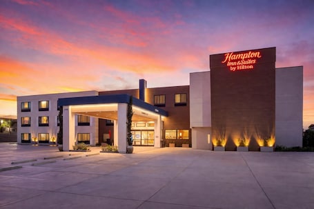 Exterior. Hampton Inn & Suites by Hilton San Diego SeaWorld Near Old Town