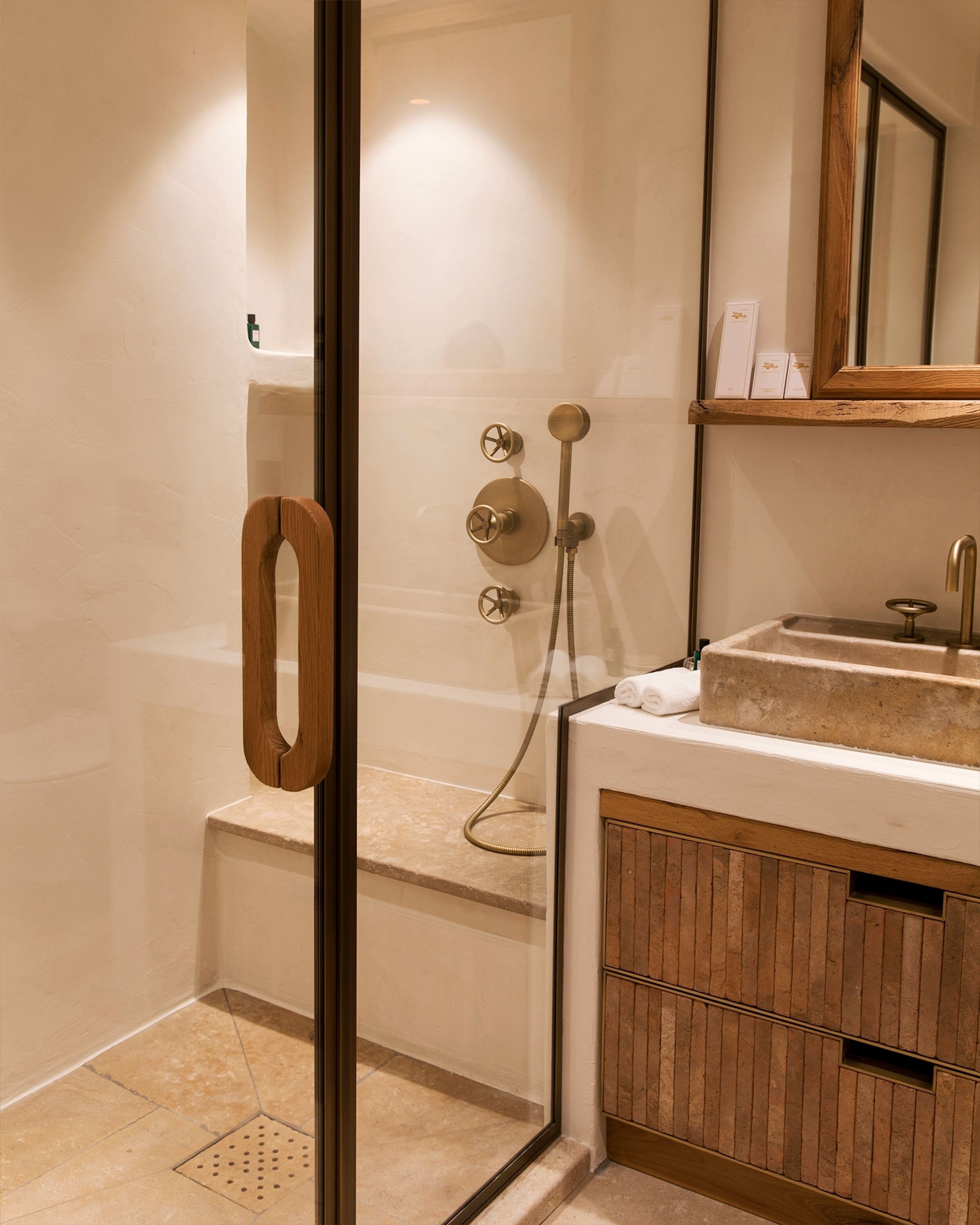 appartement pablo picasso | bathroom | designer toiletries, hair dryer, bathrobes, slippers