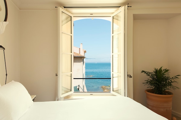 Habitación Deluxe (Chambre Deluxe vue Mer) | 1 habitación, ropa de cama de alta calidad y minibar