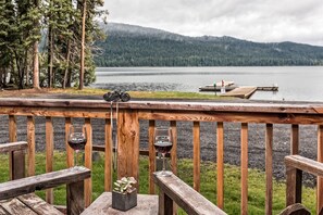 Terrace/patio - Shelter Cove Resort and Marina (Crescent)