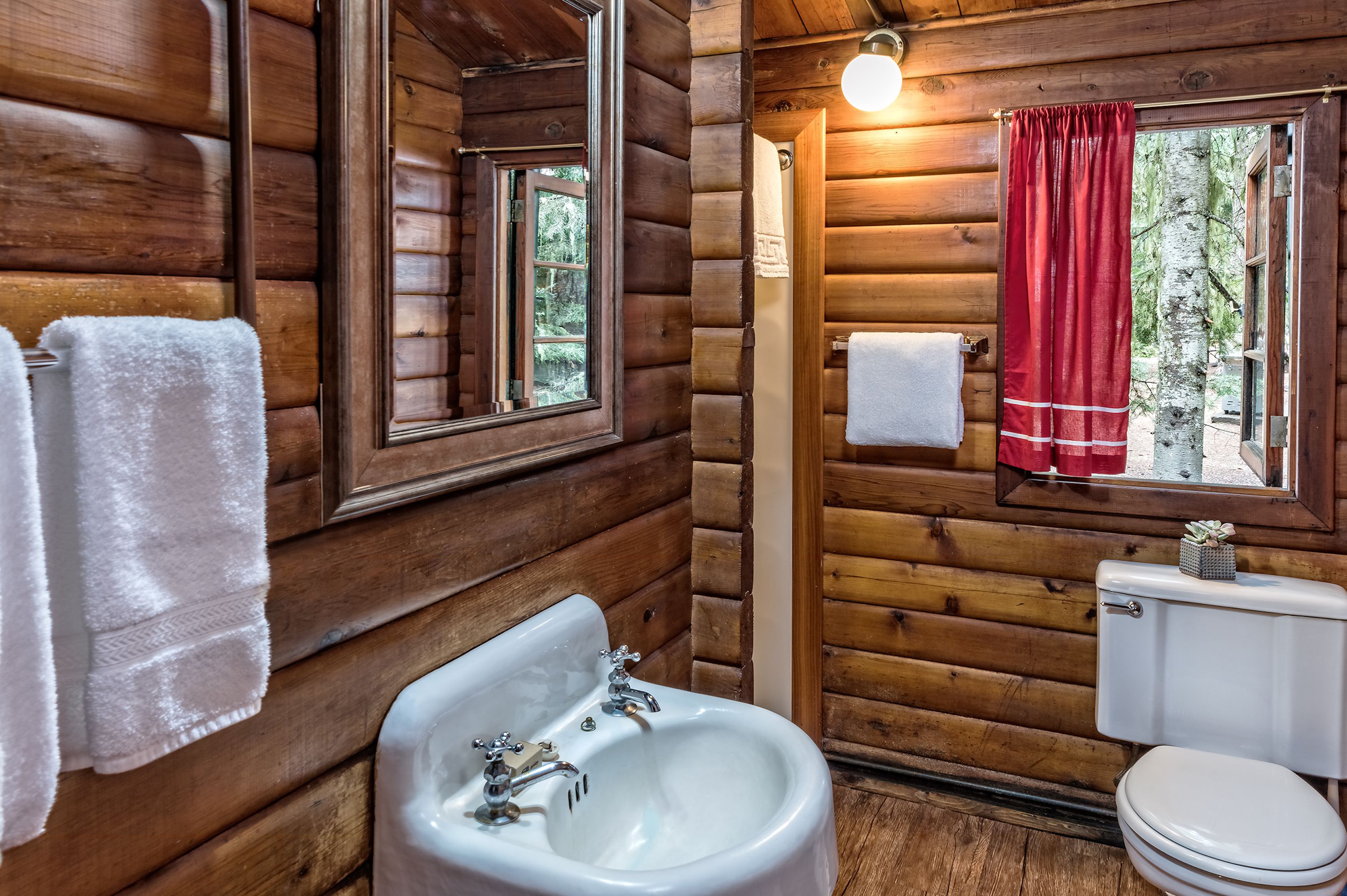 campfire 2 bedroom cabin | bathroom | shower, designer toiletries, hair dryer, towels