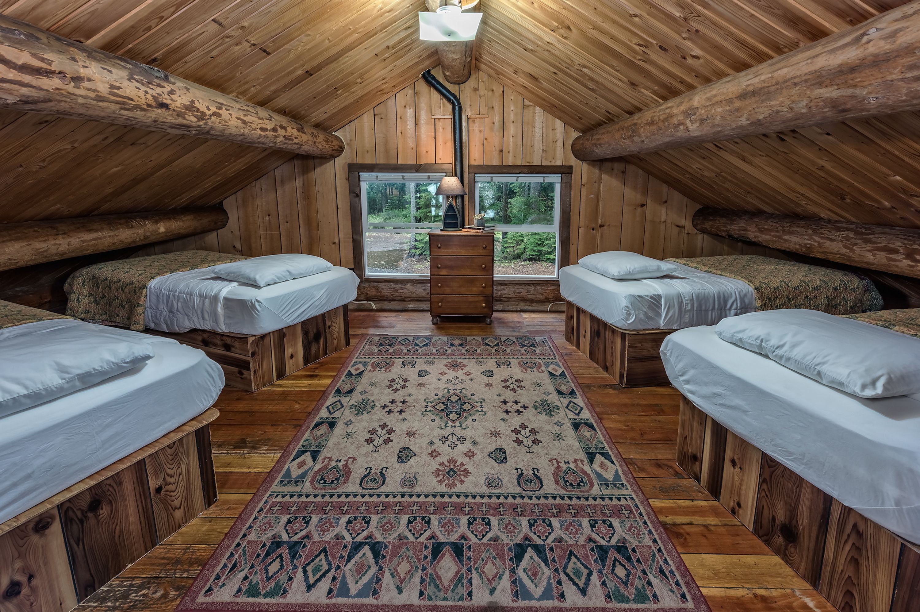 willamette 2 bedroom rustic log cabin | individually decorated, individually furnished, bed sheets