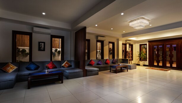 Staircase - New Midtown Hotel (Phnom Penh)
