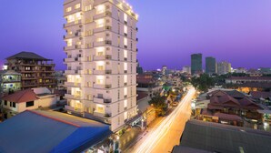 Front of property - evening/night - New Midtown Hotel (Phnom Penh)
