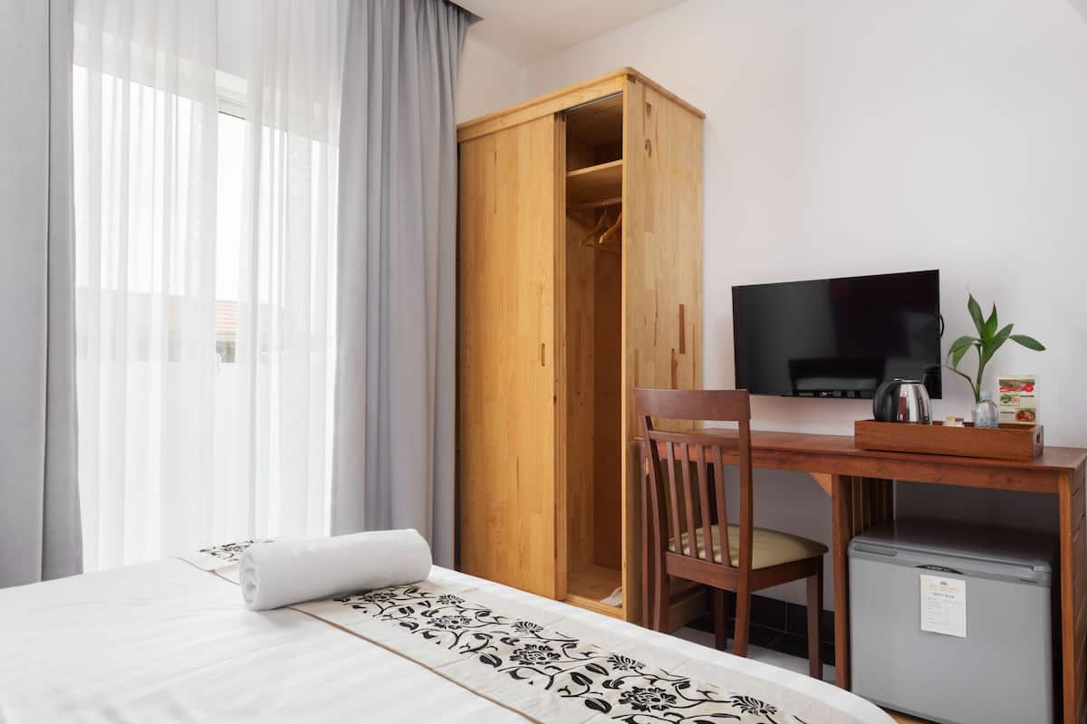 Kaliteli yatak takımı, kuştüyü yorgan, yastık yüzeyli yatak, minibar