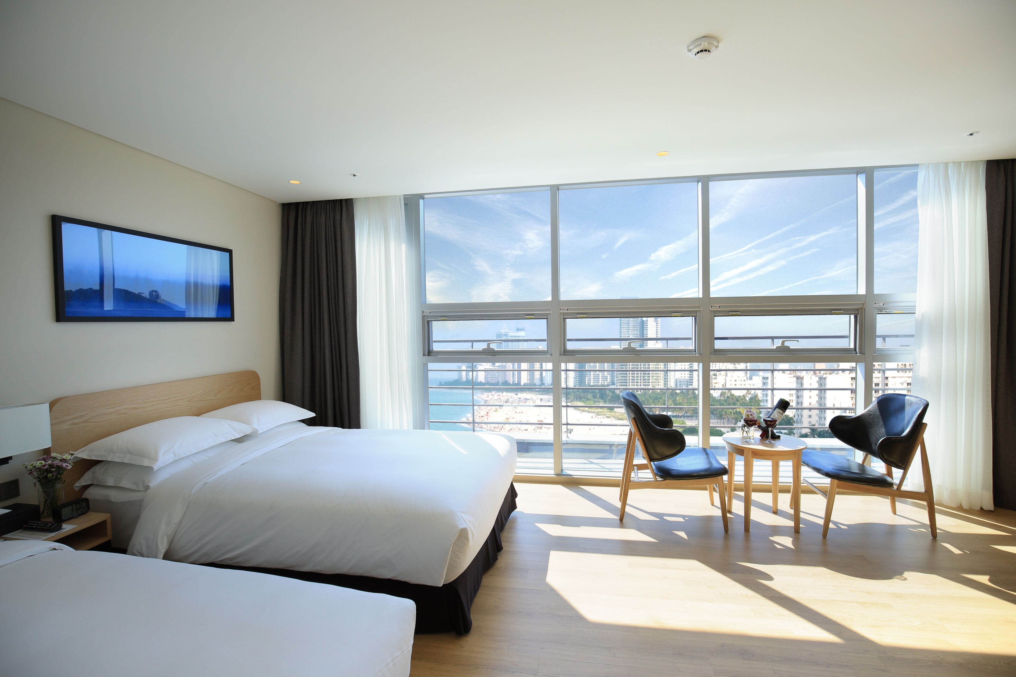 Suite, 2 Twin Beds, Ocean View | Premium bedding, desk, soundproofing, iron/ironing board