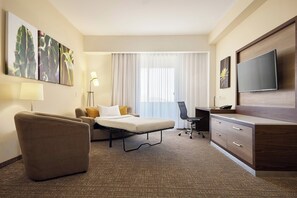 Suite, 1 King-Bett und Schlafsofa | Allergikerbettwaren, Zimmersafe, Schreibtisch, Verdunkelungsvorhänge