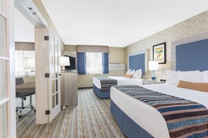 Escritorio y espacio para trabajar con laptop 