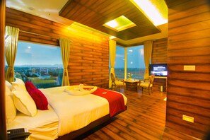 Royal Suite | Minibar, in-room safe, desk, blackout drapes - The Spk Hotel (Madurai)