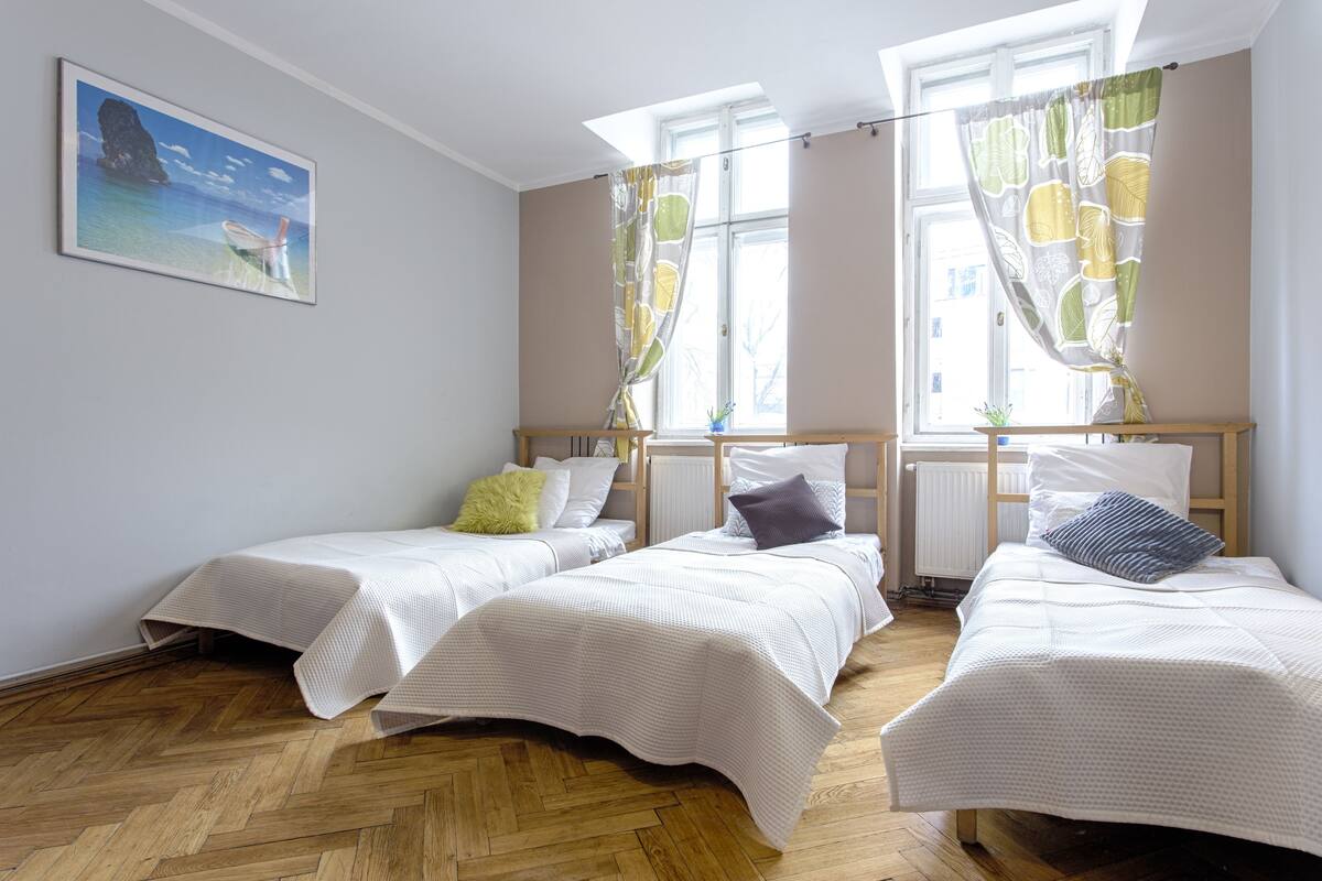Apartment, 3 Bedrooms, Kitchenette | Desk, iron/ironing board, WiFi (free)