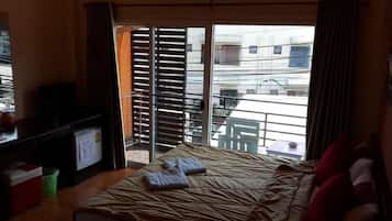 Standard Double Room | Minibar, desk, blackout curtains, free WiFi