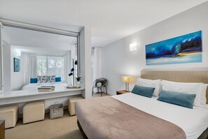 Family Apartment, 2 Queen Beds, Non Smoking, Balcony