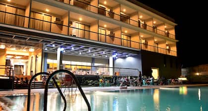 Rivermount Hotel and Resort
