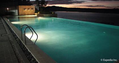 Rivermount Hotel and Resort