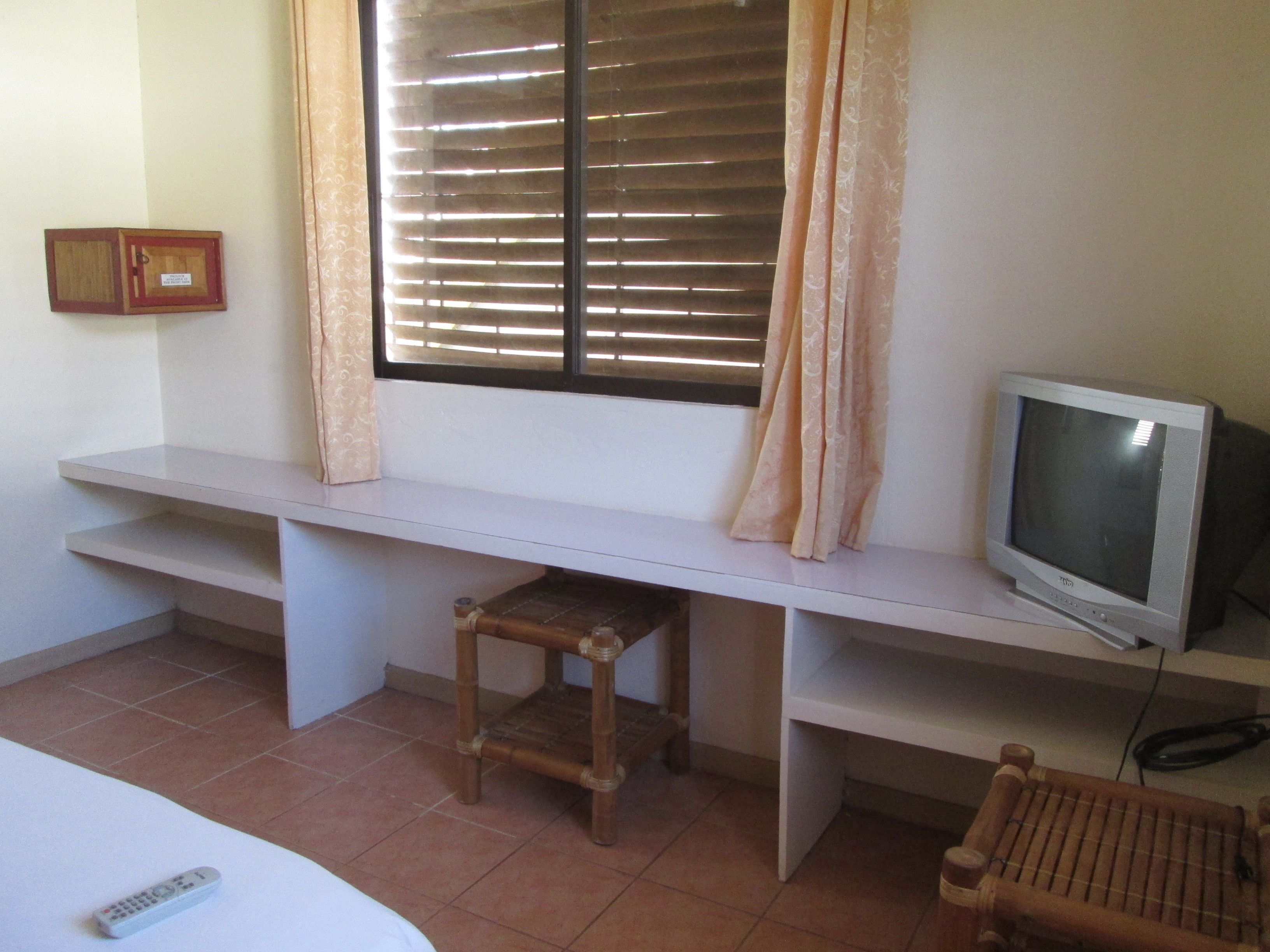 in-room safe, desk, free wifi, bed sheets