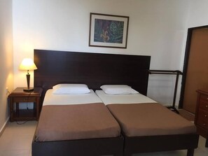 Superior AC Room Twin/Double Sharing | Desk
