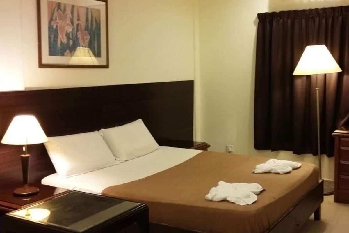 Superior AC Room Twin/Double Sharing | Desk