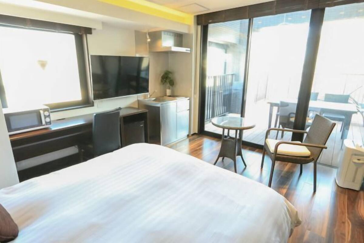 Desk, free WiFi, bed sheets