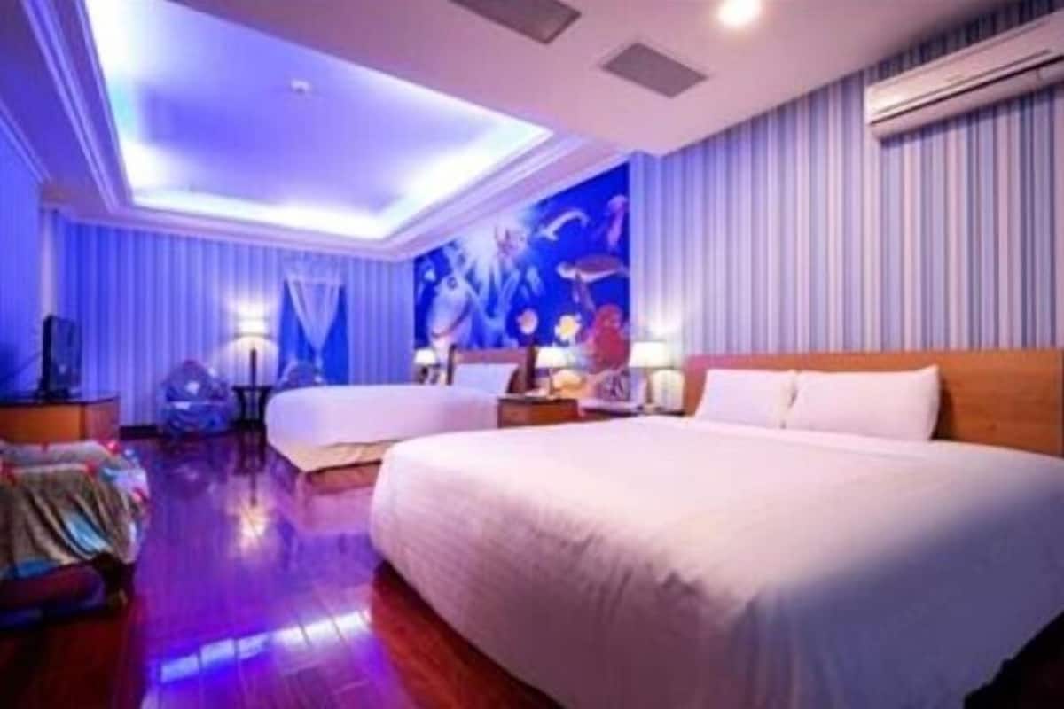 Premium bedding, down comforters, pillowtop beds, minibar