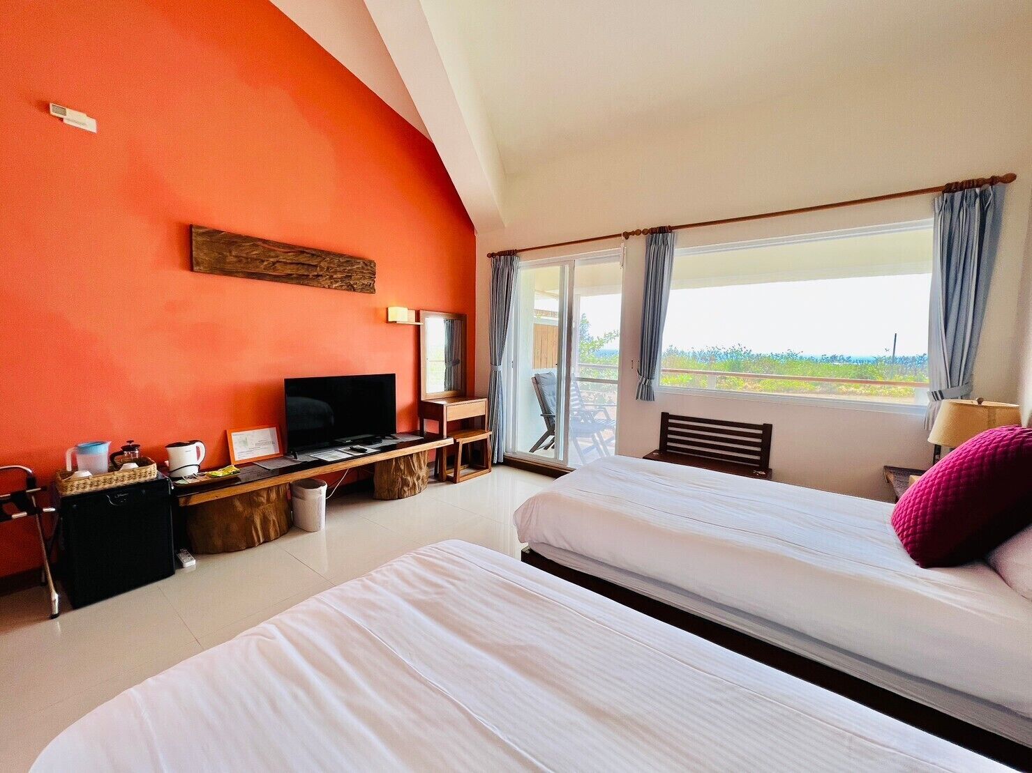 ห้องดับเบิล, วิวทะเล (B1-2 single beds) | เครื่องนอนระดับพรีเมียม, โต๊ะทำงาน, ห้องเก็บเสียง, Wi-Fi ฟรี
