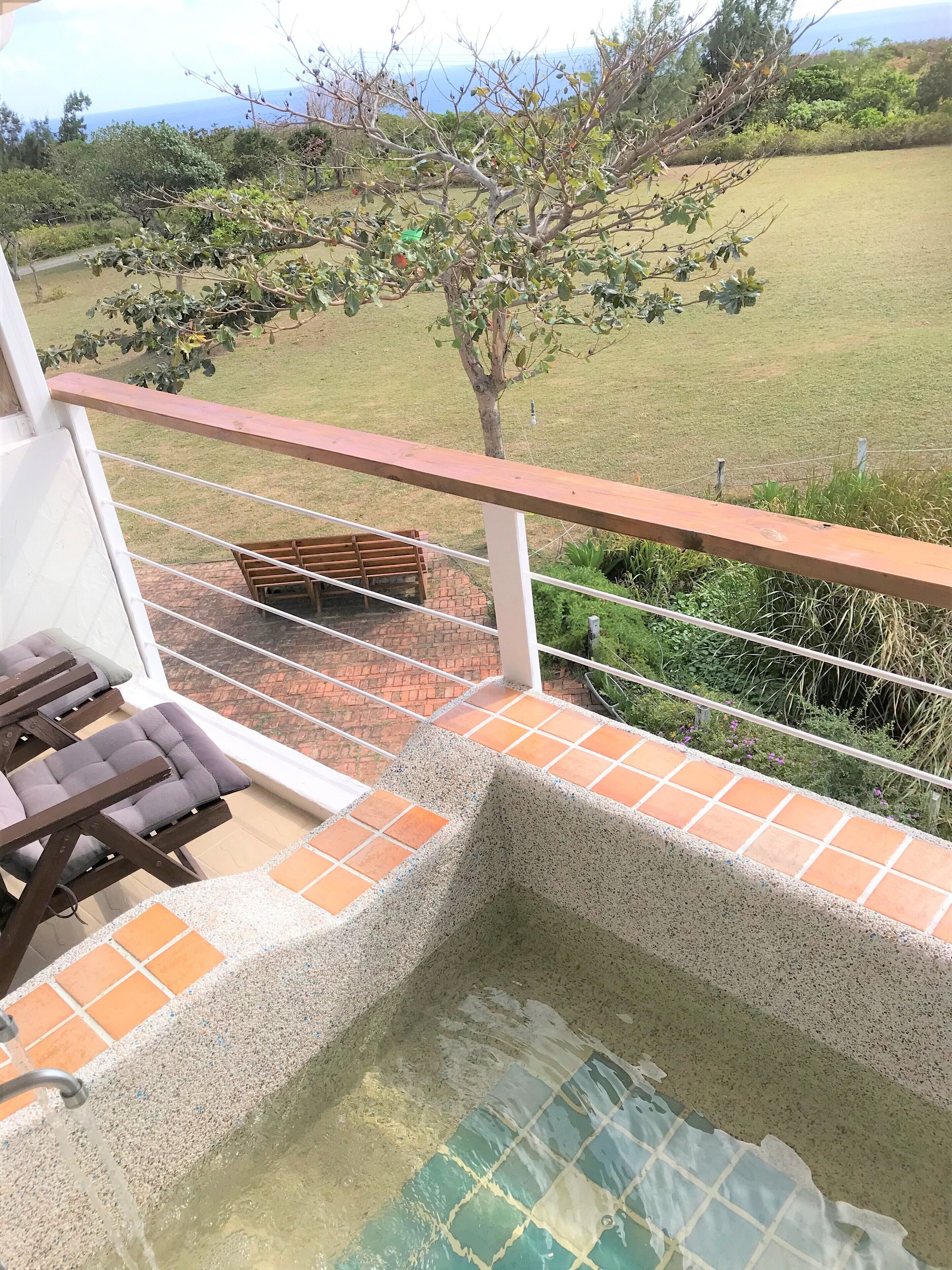 Habitación doble, vistas al mar (B1-2 single beds) | Bañera profunda