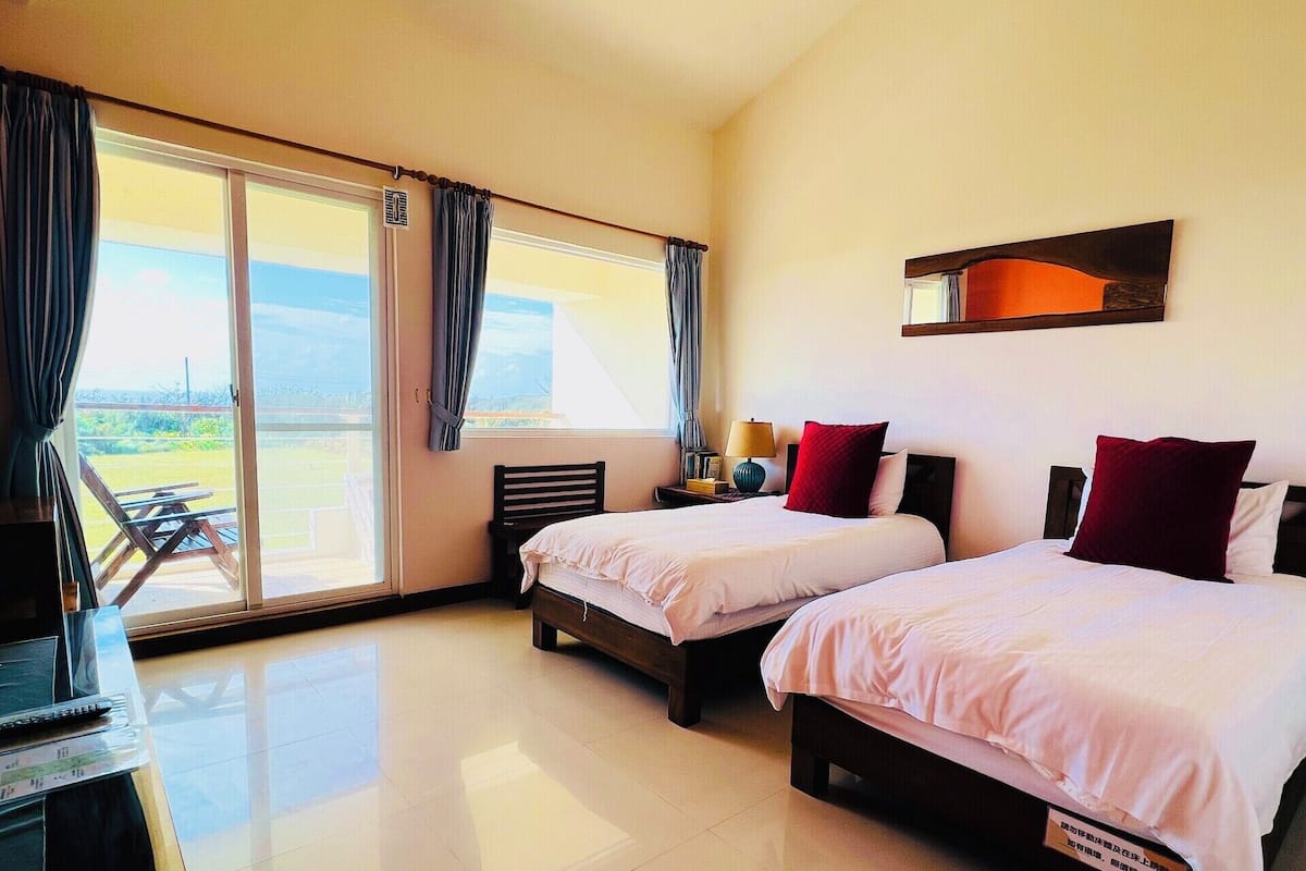 Double Room, Ocean View (B1-2 single beds) | Premium bedding, desk, soundproofing, free WiFi