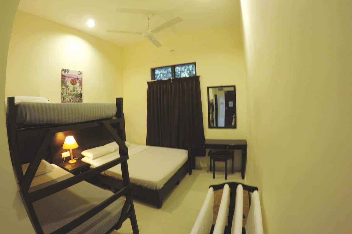 Triple Room (with Fan)