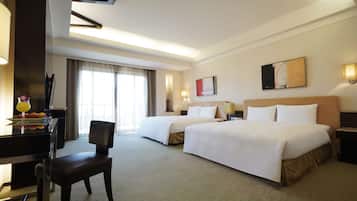 Deluxe Family Room | In-room safe, desk, blackout curtains, iron/ironing board