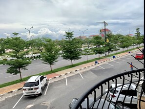 LCD TV - Sky View Hotel (Batam)
