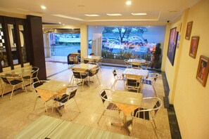 Desayuno buffet incluido todos los días