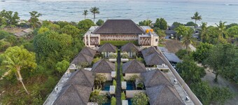 d’Nusa Beach Club and Resort