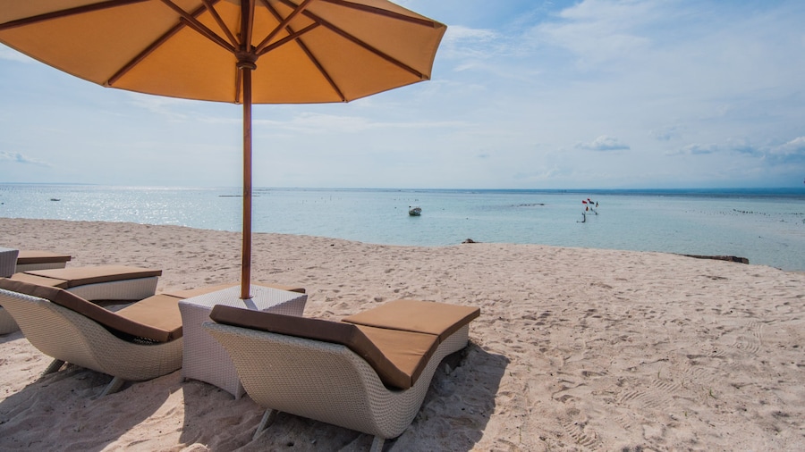 d’Nusa Beach Club and Resort