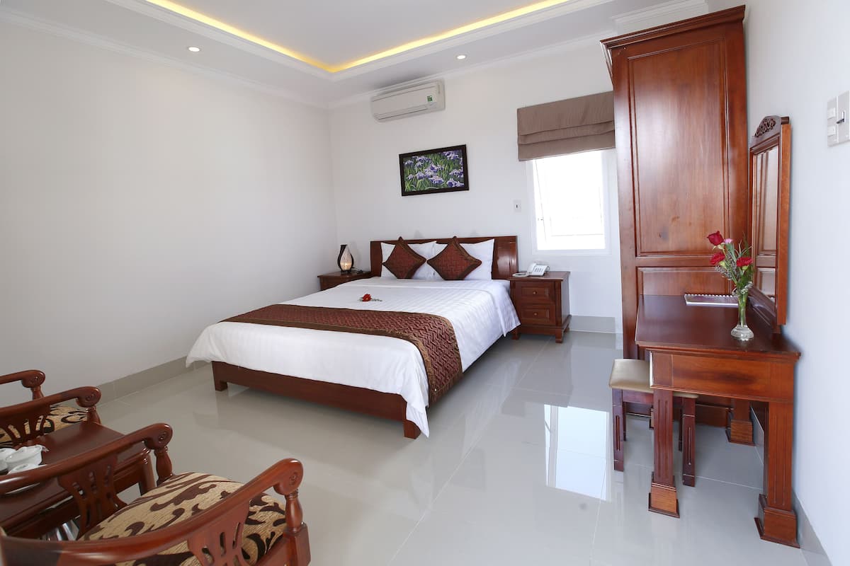 Superior Room | Minibar, desk, rollaway beds (surcharge), WiFi (free)