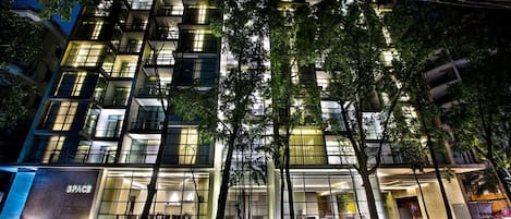 Front of property – evening/night