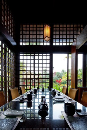 5 restaurants; breakfast, lunch, and dinner served - Queena Plaza Hotel Tainan (Tainan)