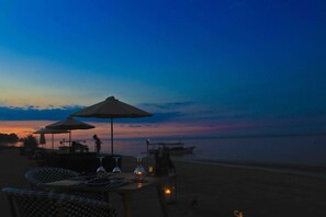 On the beach, white sand, scuba diving, beach bar - Anema Wellness & Resort (Tanjung)