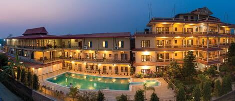 Fachada del alojamiento - Noche