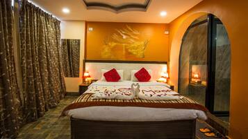 Executive Room | In-room safe, desk, iron/ironing board (on request)
