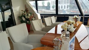 Breakfast, lunch, dinner served; international cuisine  - Christina Onassis Yachthotel (Rotterdam)