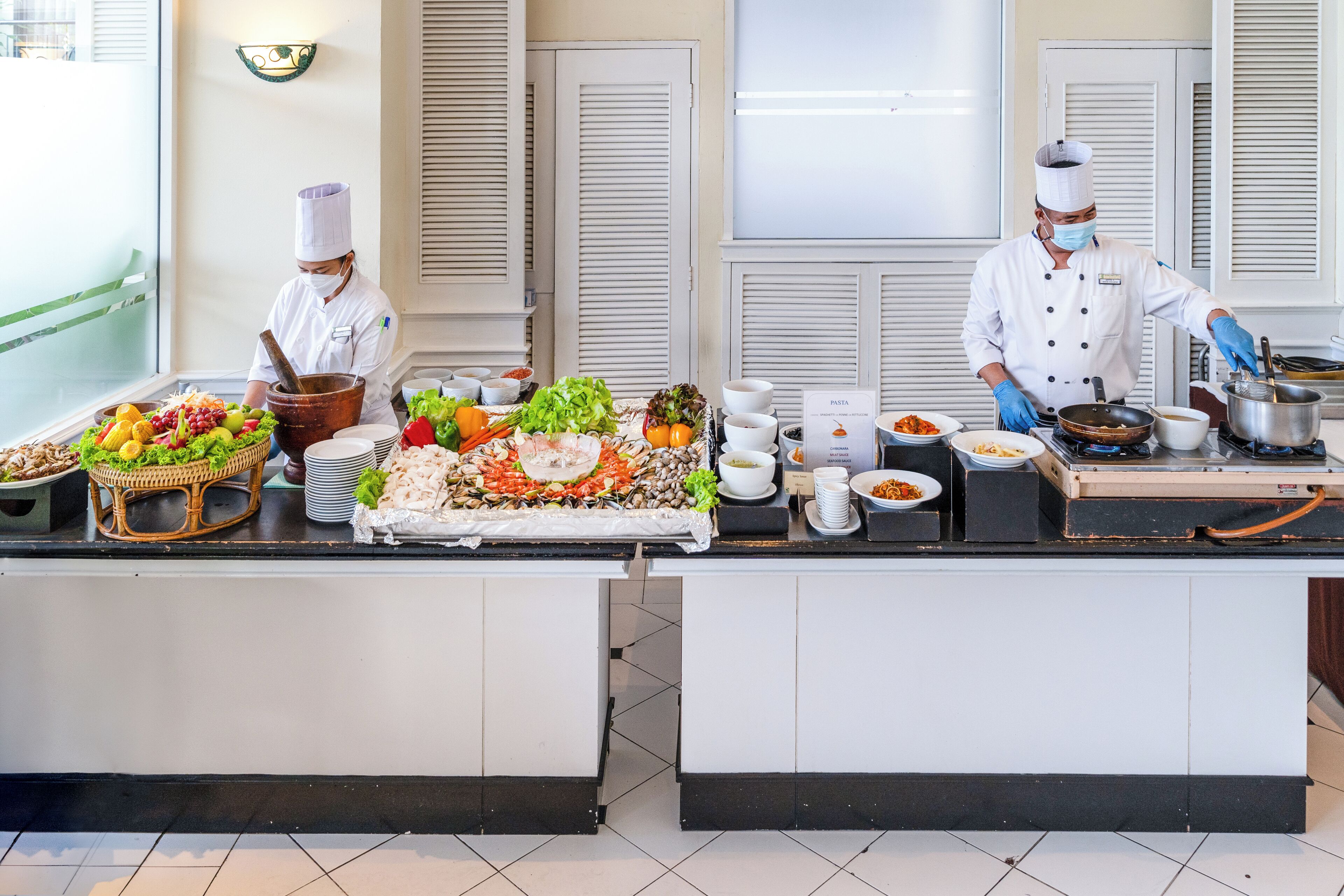 Daily buffet breakfast (THB 300 per person)