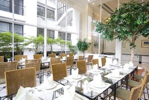 Daily buffet breakfast for a fee - Kantary Bay Hotel And Serviced Apartments (Si Racha)