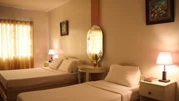 Desk, rollaway beds, free WiFi