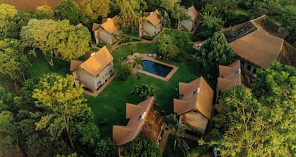 Weru Weru River Lodge