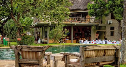 Weru Weru River Lodge